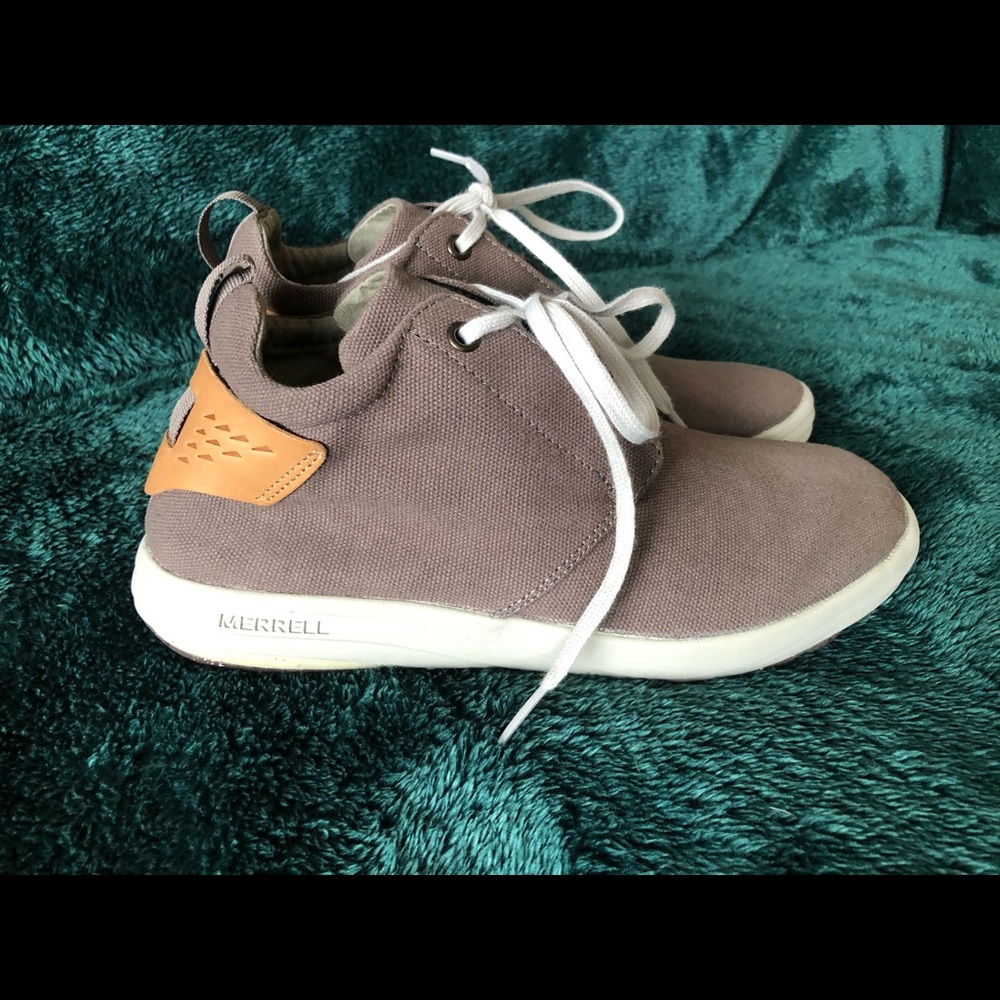 Merrell woman’s Gridway mid canvas  shoe 8.5
